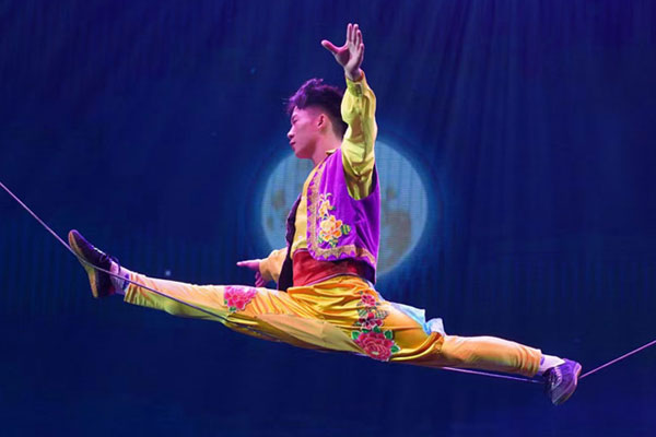 Red Theatre Beijing Acrobatic Show
