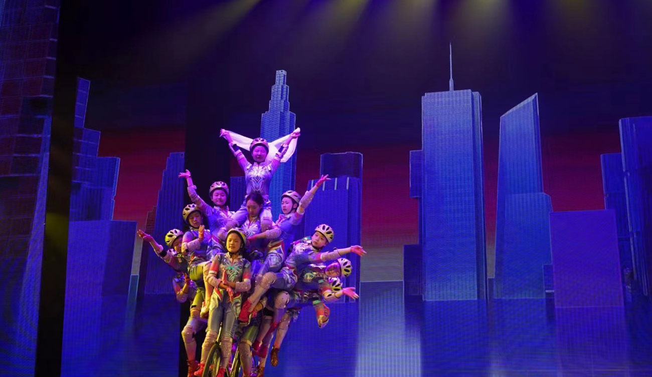 Red Theatre Beijing Acrobatic Show