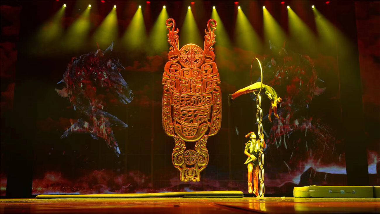 Red Theatre Beijing Acrobatic Show